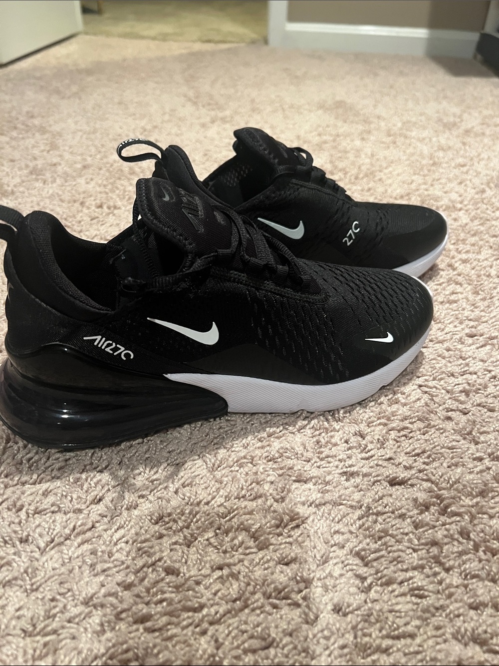 Nike Air Max 270 Black/White Men's Running Shoes - Picture 3 of 9